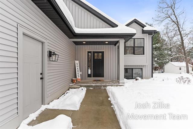 Builiding view two for 6027 Vesper Drive, Muskegon, MI. 49442