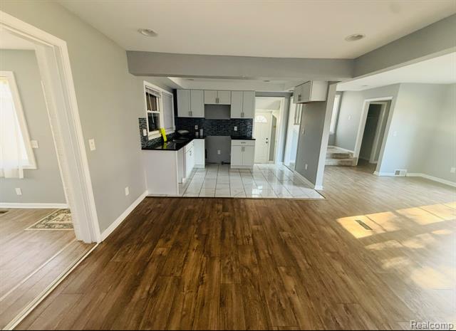 Builiding view four for 10310 Outer, Detroit, MI. 48223