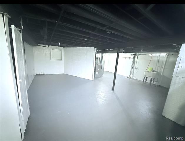 Builiding view nine for 10310 Outer, Detroit, MI. 48223