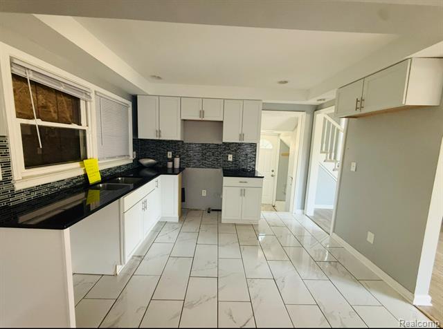 Builiding view three for 10310 Outer, Detroit, MI. 48223