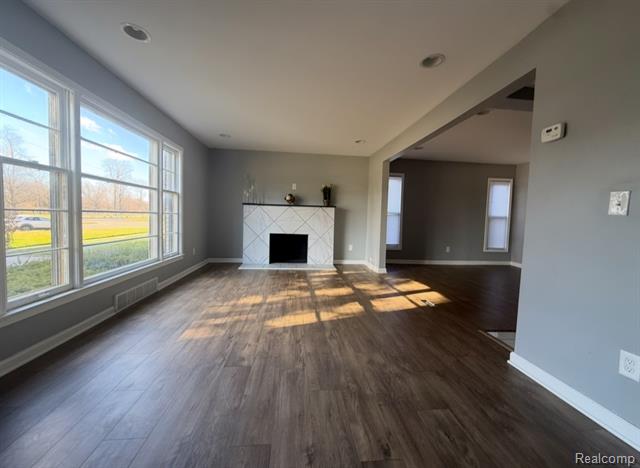 Builiding view two for 10310 Outer, Detroit, MI. 48223