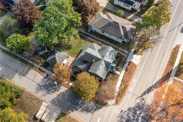 Builiding view forty for 166 Court, Lapeer, MI. 48446