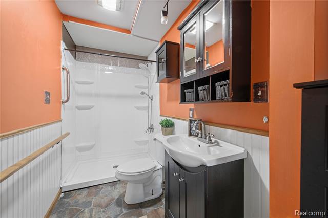 Builiding view nineteen for 166 Court, Lapeer, MI. 48446