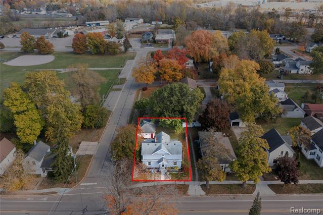 Builiding view two for 166 Court, Lapeer, MI. 48446