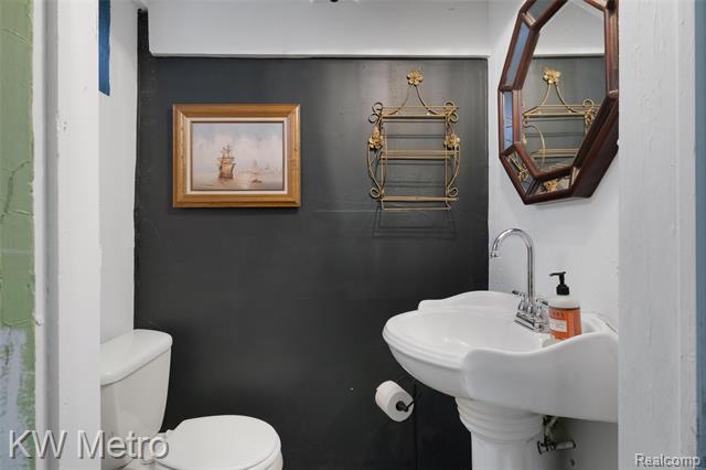 Builiding view ten for 3510 Oakman, Detroit, MI. 48204