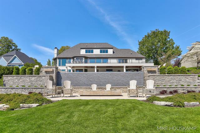 Builiding view eighty one for 15945 Orchard Point, Spring Lake, MI. 49456