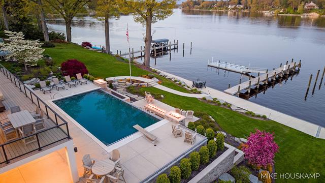 Builiding view fifty four for 15945 Orchard Point, Spring Lake, MI. 49456