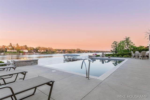 Builiding view fifty seven for 15945 Orchard Point, Spring Lake, MI. 49456