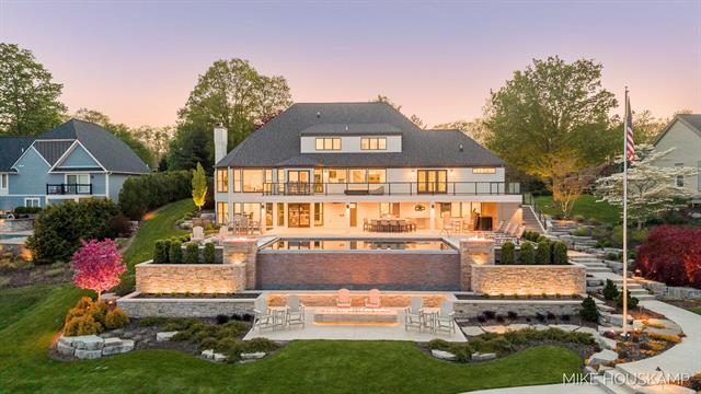 Builiding view one hundred fifty for 15945 Orchard Point, Spring Lake, MI. 49456