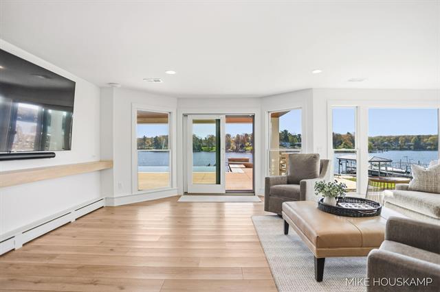 Builiding view one hundred five for 15945 Orchard Point, Spring Lake, MI. 49456