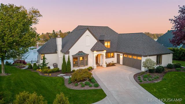 Builiding view one hundred forty nine for 15945 Orchard Point, Spring Lake, MI. 49456