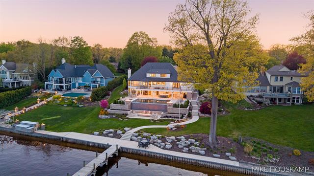 Builiding view one hundred forty one for 15945 Orchard Point, Spring Lake, MI. 49456