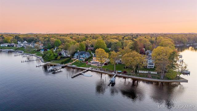 Builiding view one hundred forty two for 15945 Orchard Point, Spring Lake, MI. 49456