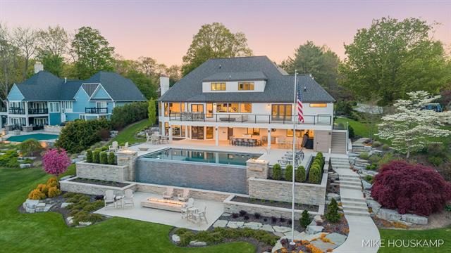 Builiding view one hundred sixty for 15945 Orchard Point, Spring Lake, MI. 49456