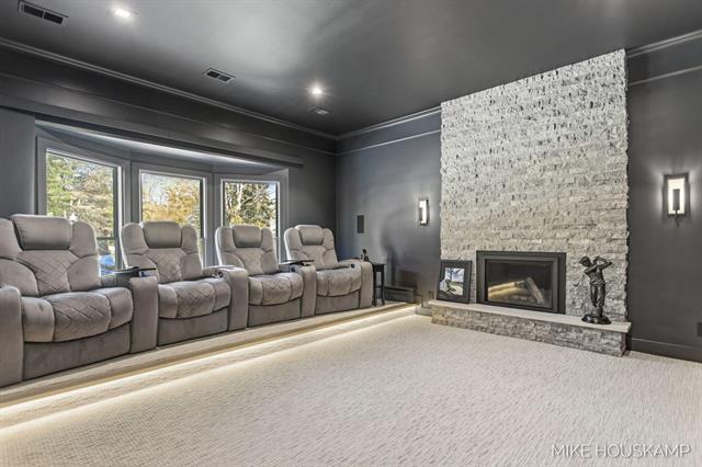 Builiding view one hundred ten for 15945 Orchard Point, Spring Lake, MI. 49456