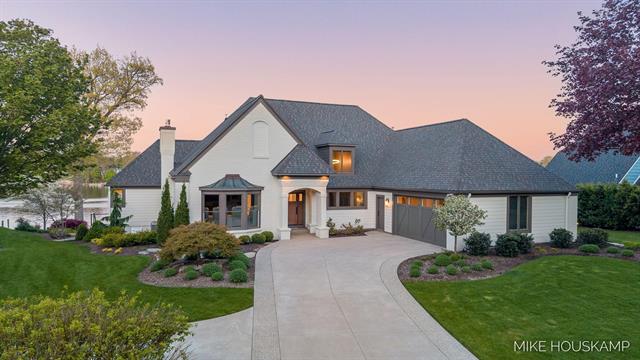 Builiding view one for 15945 Orchard Point, Spring Lake, MI. 49456