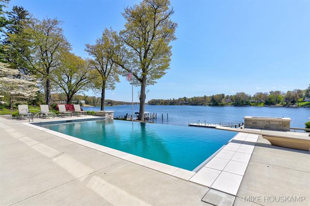 Builiding view seventy nine for 15945 Orchard Point, Spring Lake, MI. 49456