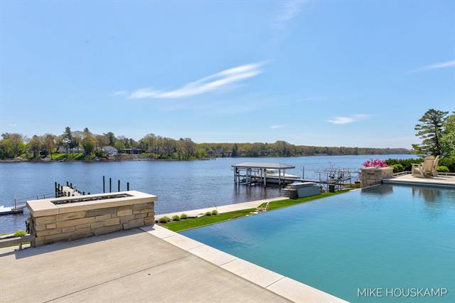 Builiding view seventy seven for 15945 Orchard Point, Spring Lake, MI. 49456
