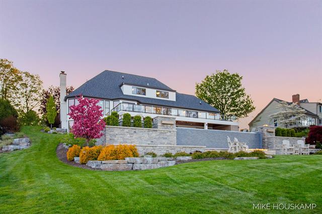 Builiding view sixty four for 15945 Orchard Point, Spring Lake, MI. 49456