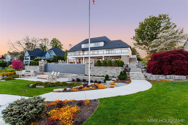 Builiding view sixty six for 15945 Orchard Point, Spring Lake, MI. 49456