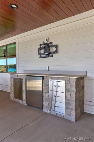 Builiding view thirty one for 15945 Orchard Point, Spring Lake, MI. 49456