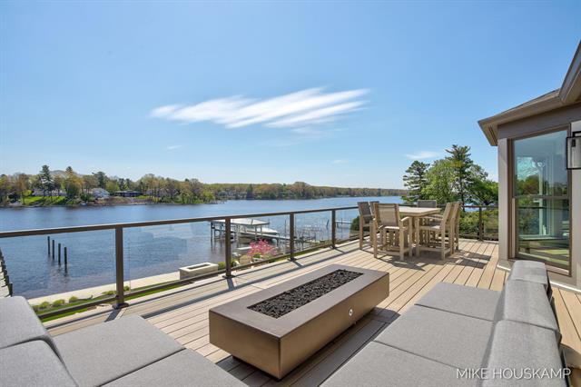 Builiding view twenty eight for 15945 Orchard Point, Spring Lake, MI. 49456