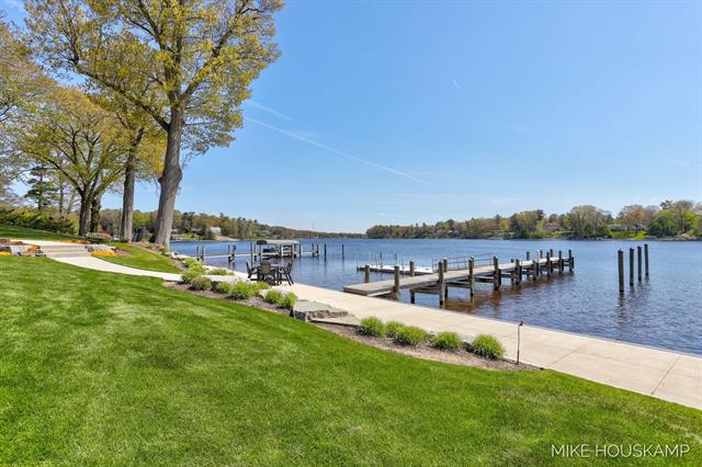 Builiding view twenty four for 15945 Orchard Point, Spring Lake, MI. 49456
