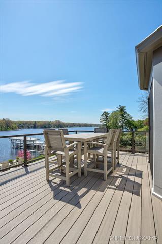 Builiding view twenty nine for 15945 Orchard Point, Spring Lake, MI. 49456