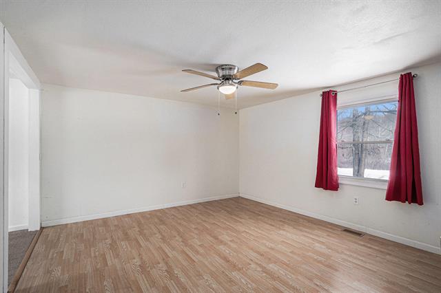 Builiding view fifteen for 348 39Th, Allegan, MI. 49010