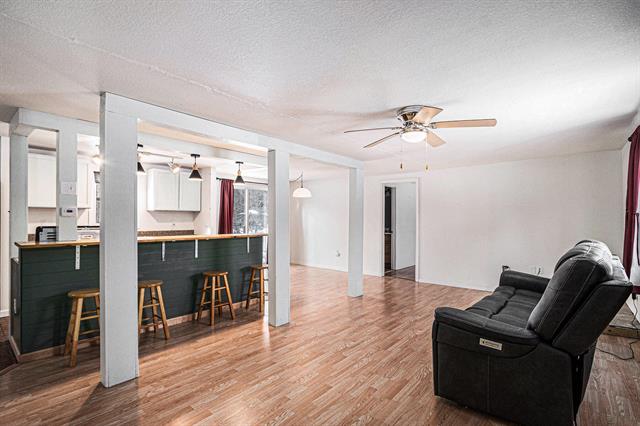 Builiding view five for 348 39Th, Allegan, MI. 49010