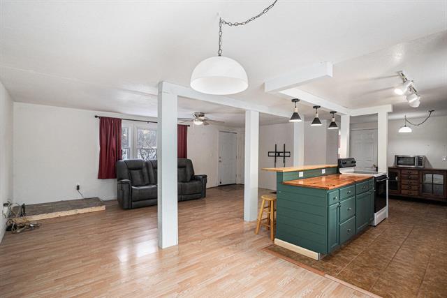 Builiding view seven for 348 39Th, Allegan, MI. 49010