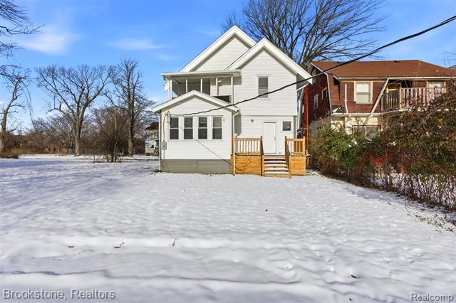 Builiding view eighteen for 330 Westminster, Detroit, MI. 48202