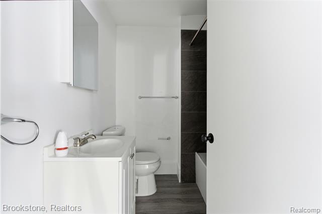 Builiding view eleven for 330 Westminster, Detroit, MI. 48202