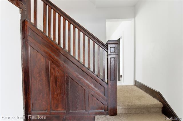 Builiding view nine for 330 Westminster, Detroit, MI. 48202