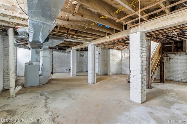 Builiding view sixteen for 330 Westminster, Detroit, MI. 48202