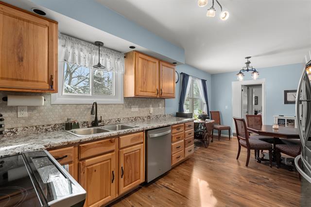 Builiding view nine for 201 Mandalay, Kalamazoo, MI. 49009