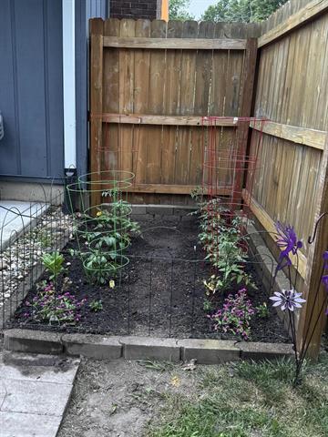 Builiding view thirty six for 201 Mandalay, Kalamazoo, MI. 49009