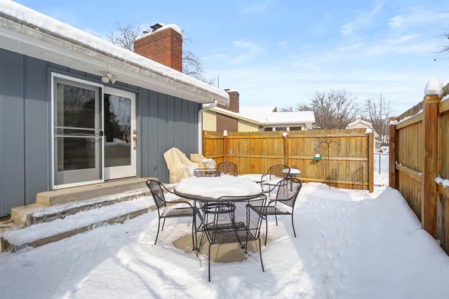 Builiding view twenty eight for 201 Mandalay, Kalamazoo, MI. 49009