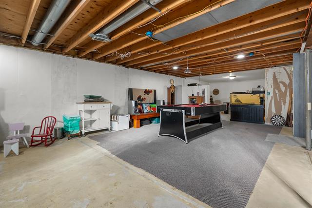 Builiding view twenty for 201 Mandalay, Kalamazoo, MI. 49009