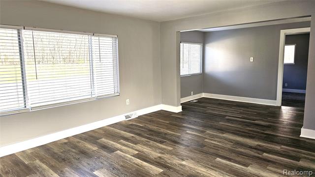 Builiding view eleven for 5080 Chilson, Howell, MI. 48843