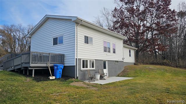 Builiding view one for 5080 Chilson, Howell, MI. 48843