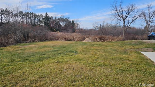 Builiding view two for 5080 Chilson, Howell, MI. 48843