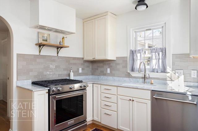 Builiding view eighteen for 2635 Elmwood, Grand Rapids, MI. 49506