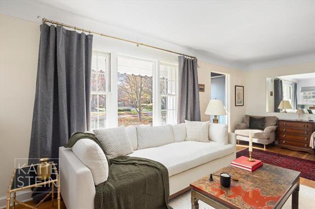 Builiding view eleven for 2635 Elmwood, Grand Rapids, MI. 49506