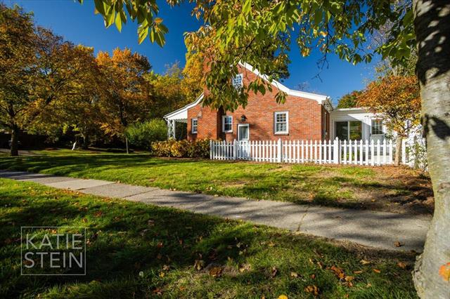 Builiding view fifty eight for 2635 Elmwood, Grand Rapids, MI. 49506