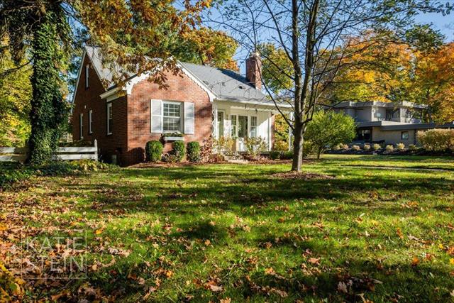 Builiding view fifty five for 2635 Elmwood, Grand Rapids, MI. 49506