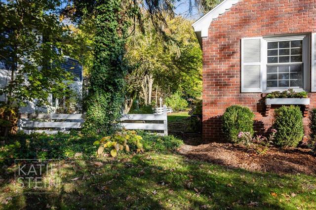 Builiding view fifty four for 2635 Elmwood, Grand Rapids, MI. 49506