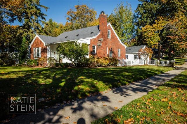 Builiding view fifty seven for 2635 Elmwood, Grand Rapids, MI. 49506