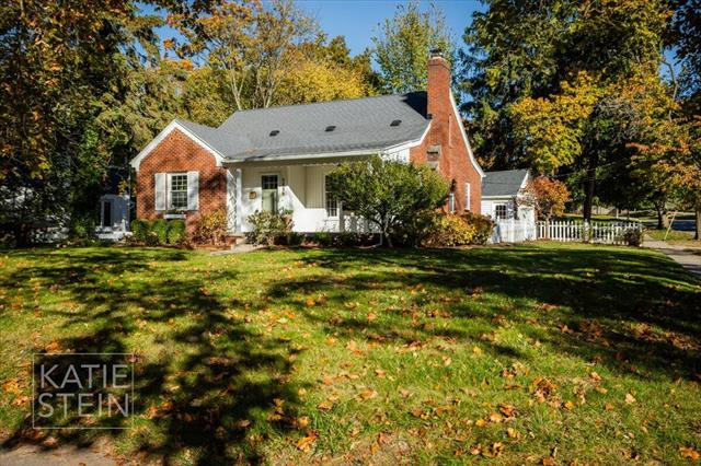 Builiding view fifty six for 2635 Elmwood, Grand Rapids, MI. 49506