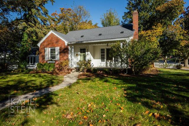 Builiding view one for 2635 Elmwood, Grand Rapids, MI. 49506